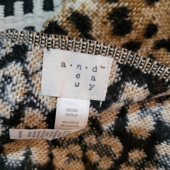 Leopard Print Scarf 80x26 - Picture 6 of 6